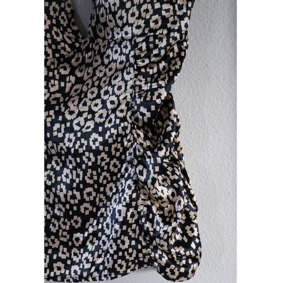 GUESS Ruched Halter Top - Picture 3 of 5